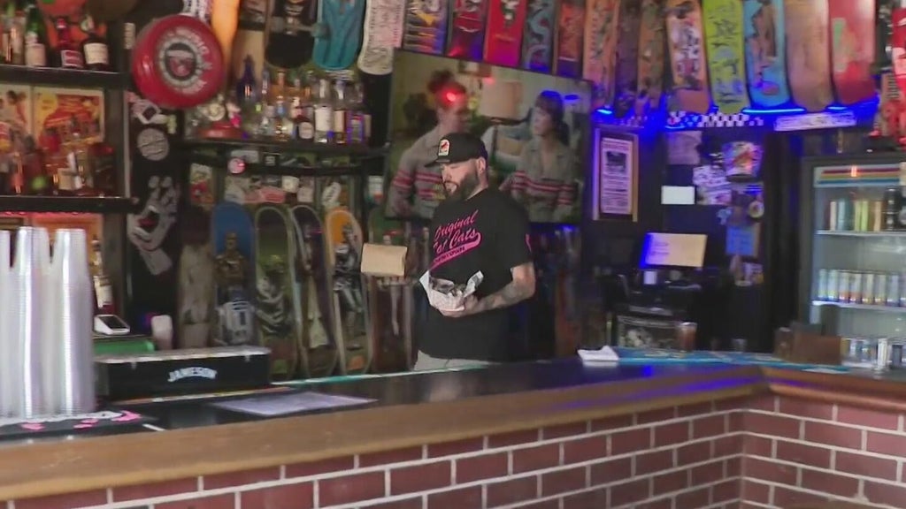 Fort Lauderdale proposes earlier closing times for downtown bars, facing pushback from business owners — CBS Miami, São Paulo Dining news