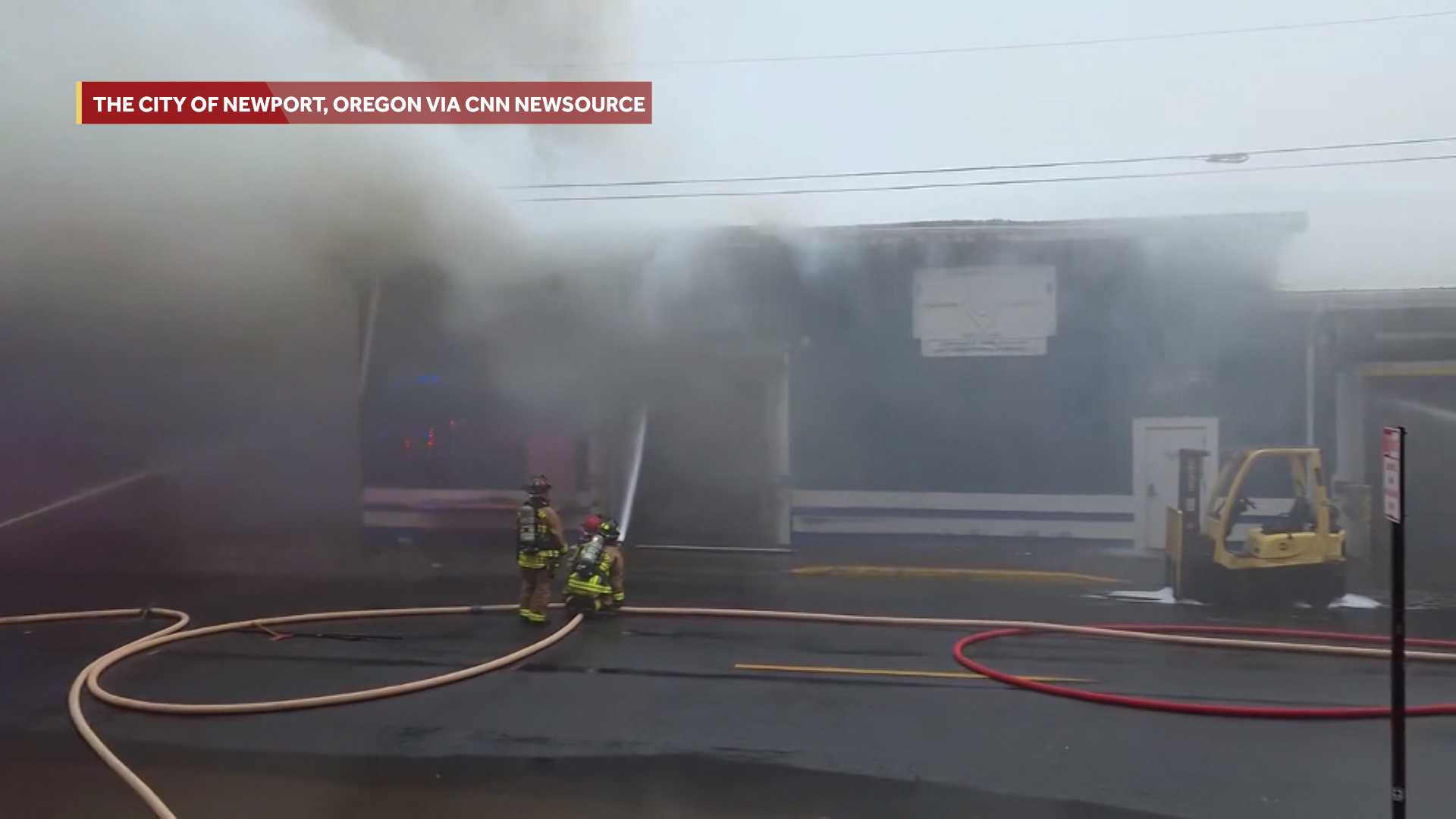Possible ammonia contamination prompts evacuations after Oregon seafood plant fire, officials say — WESH 2 Orlando, São Paulo Schools news