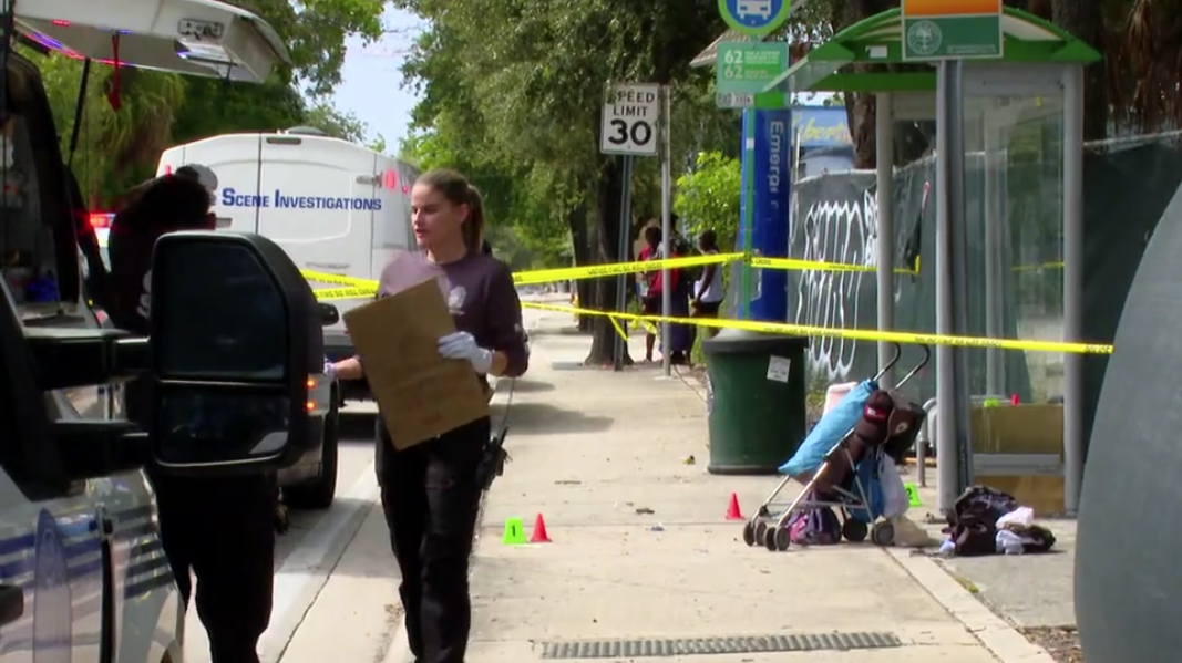 Attacker, victim injured in stabbing at Miami bus stop — WSVN 7 Miami-Dade, São Paulo Community news